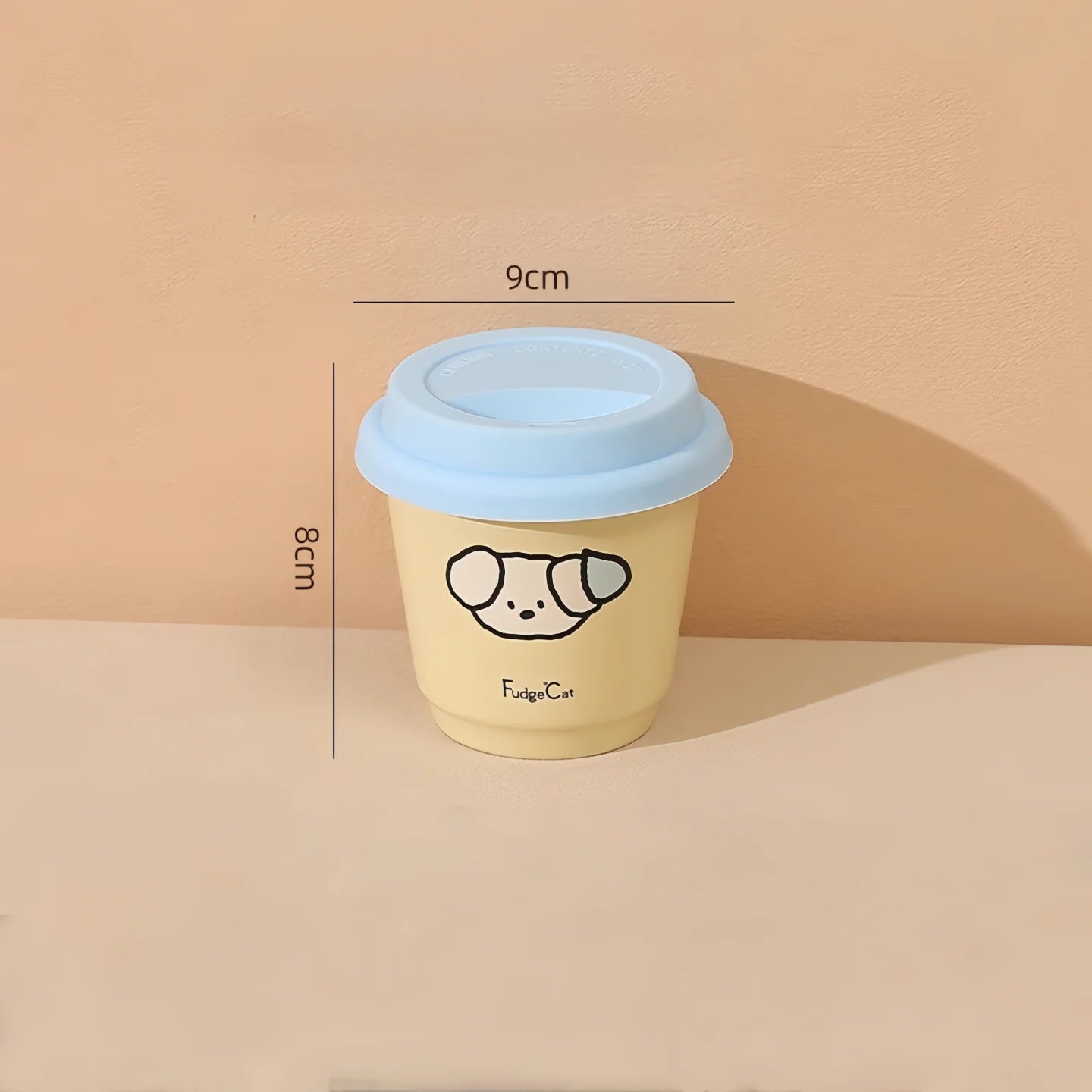 Mug en céramique avec couvercle en silicone