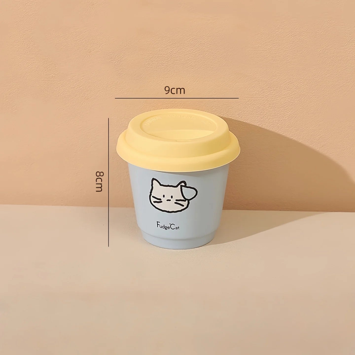 Mug en céramique avec couvercle en silicone